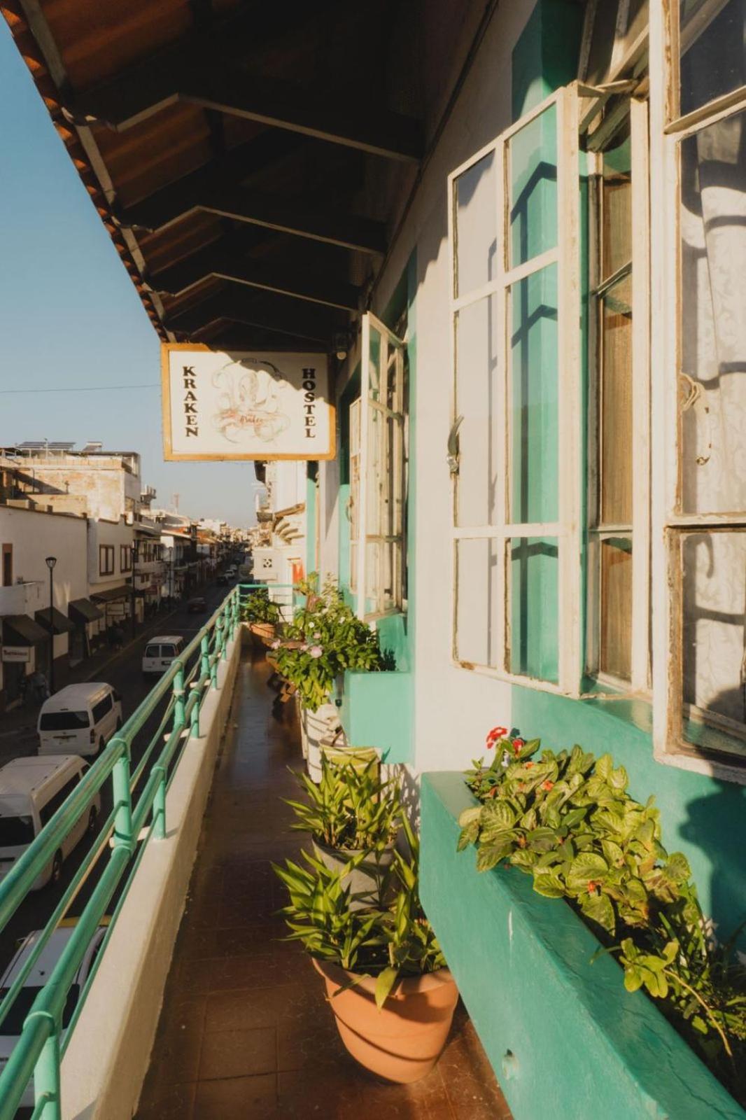 פוארטו ואלארטה Casa Kraken Hostel מראה חיצוני תמונה